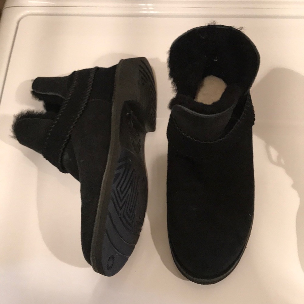 Ugg boots! Worn 3 times! Basically brand new